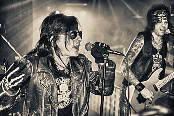 Emiliàn e rumagnòl: Phil Lewis di L.A. Guns al...