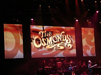 English: The Osmonds play their 50th Anniversa...